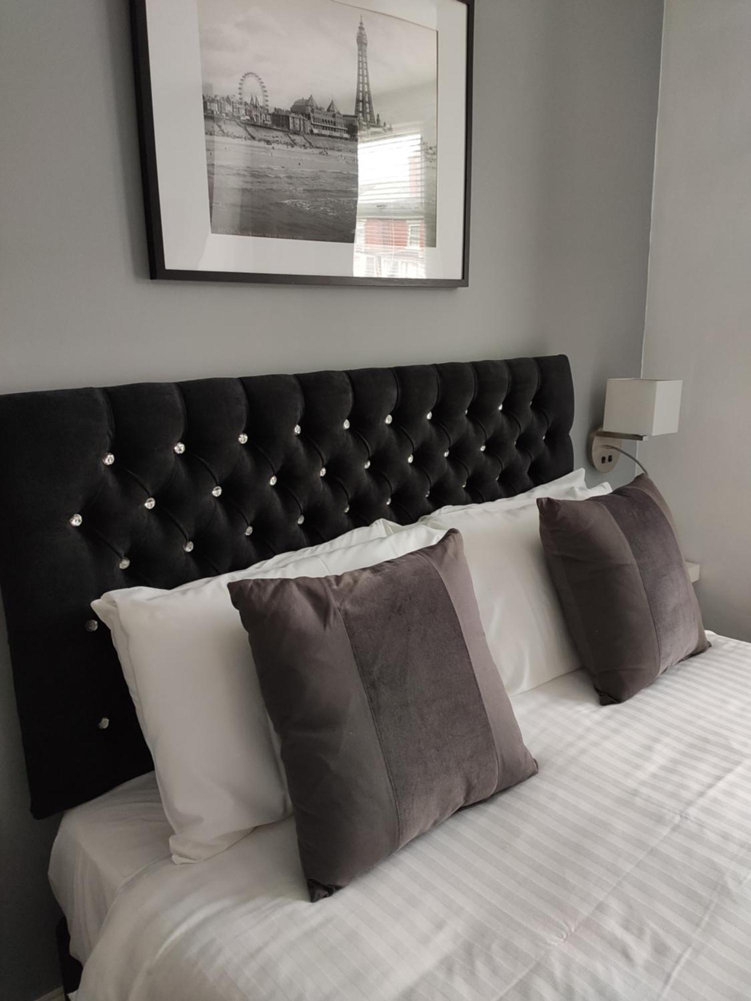Q - Accommodation Blackpool Exteriör bild